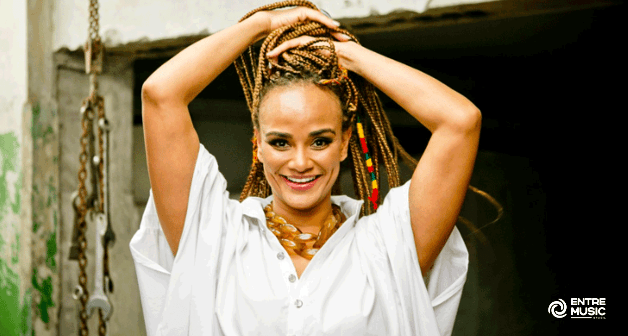 Luciana Mello celebra 35 anos na música com show na Casa Natura em São Paulo