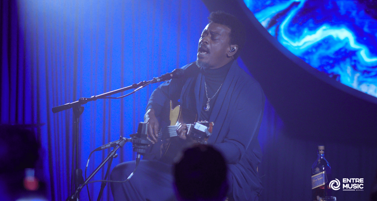 Seu Jorge encanta em show intimista com convidados especiais em SP